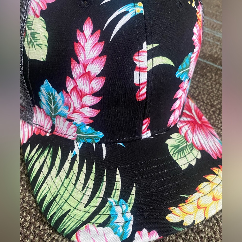 Hawaiian Baseball Cap - Picture 2 of 6